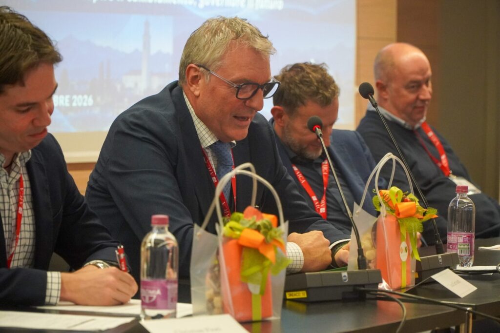 I relatori della tavola rotonda «Competenze per il cambiamento» al Congresso AICA 2026